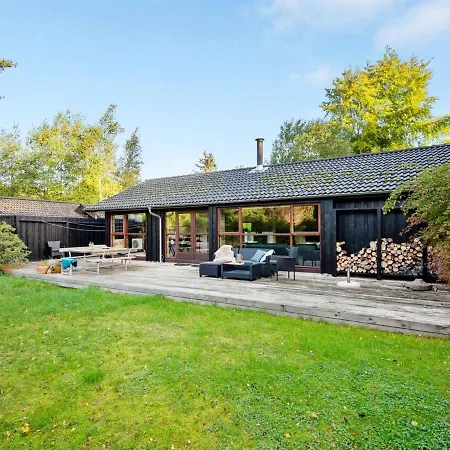 Holiday home Gustine - 300m From The Sea In Djursland And Mols By Interhome