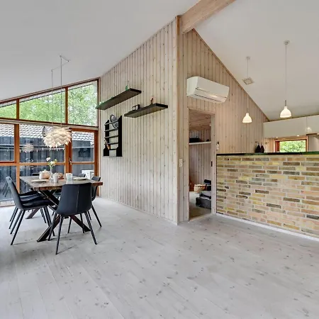 Holiday home Gustine - 300m From The Sea In Djursland And Mols By Interhome